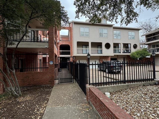3200 Duval St Unit #103