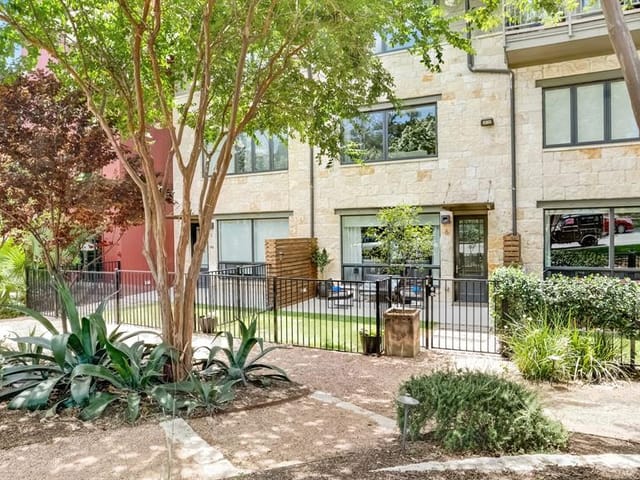 3200 Grandview St Unit #6