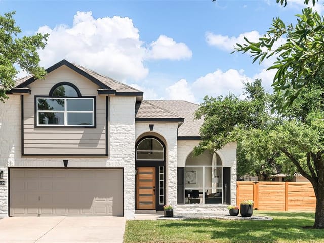3200 Texas Topaz Dr