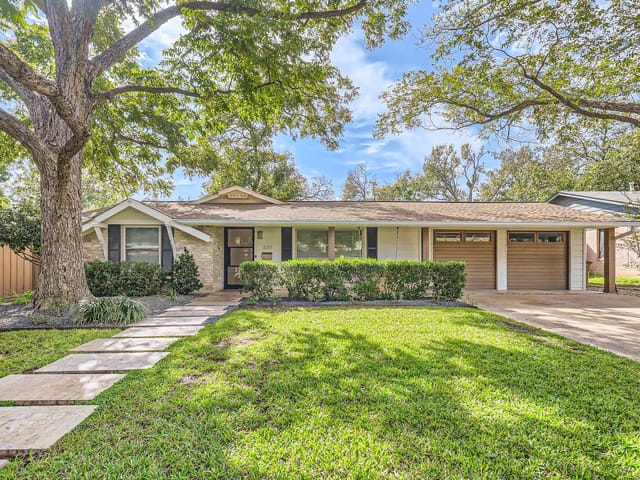 3201 Pinecrest Dr