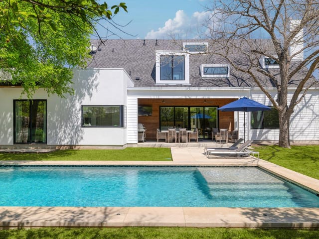 3201 Sunny LN