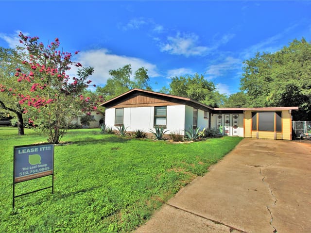 3202 Barton View DR