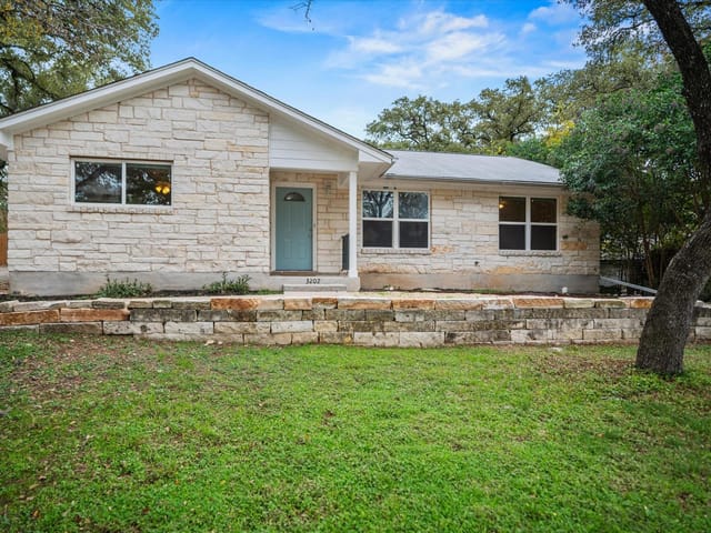 3202 Nancy Gale DR