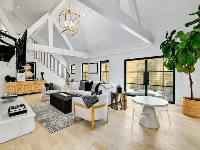 3202 Oakmont Blvd
