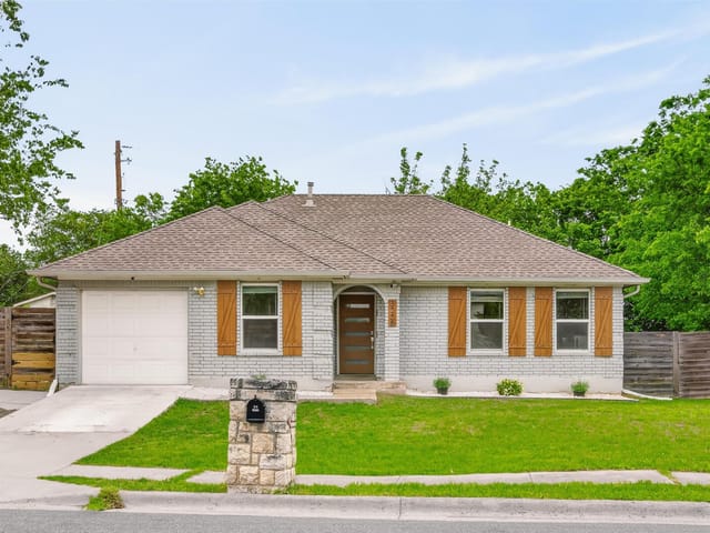 3202 Rockhurst Ln