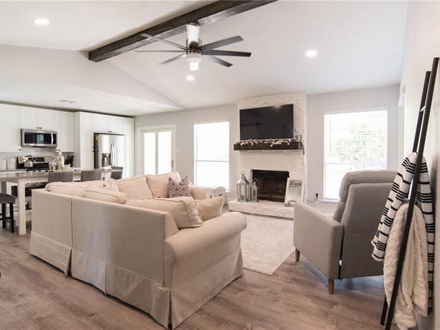 3203 Darnell Dr
