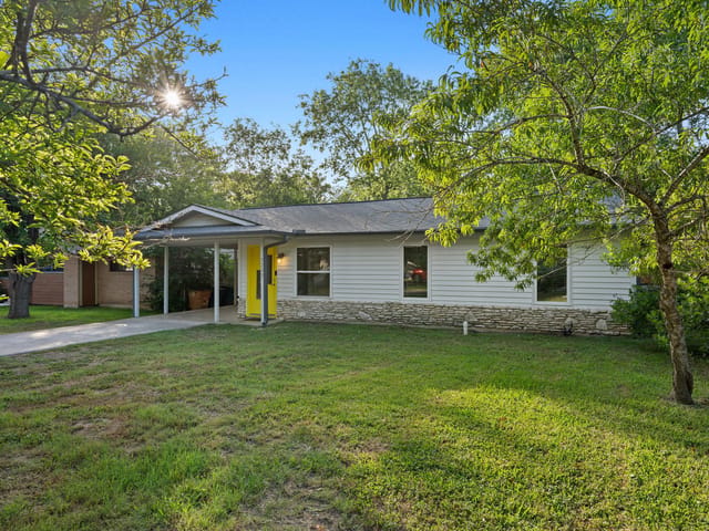 3203 Dolphin Dr