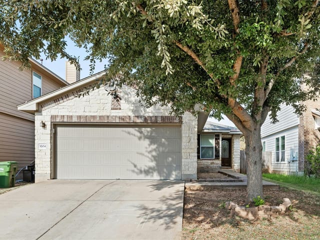 3204 Barksdale DR