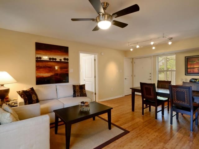 3204 Manchaca Rd Unit #207
