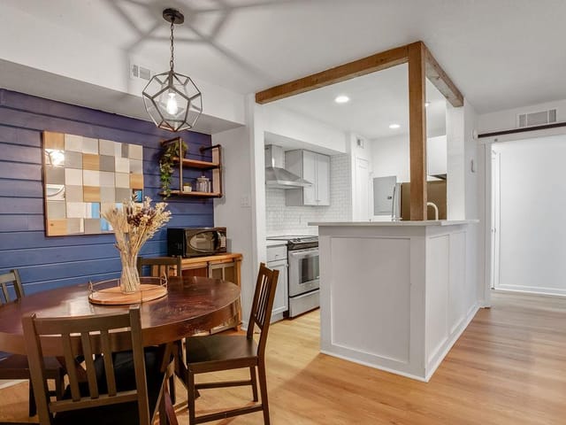3204 Menchaca Rd Unit #103