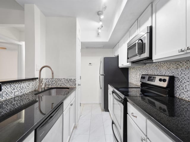 3204 Menchaca RD Unit #210