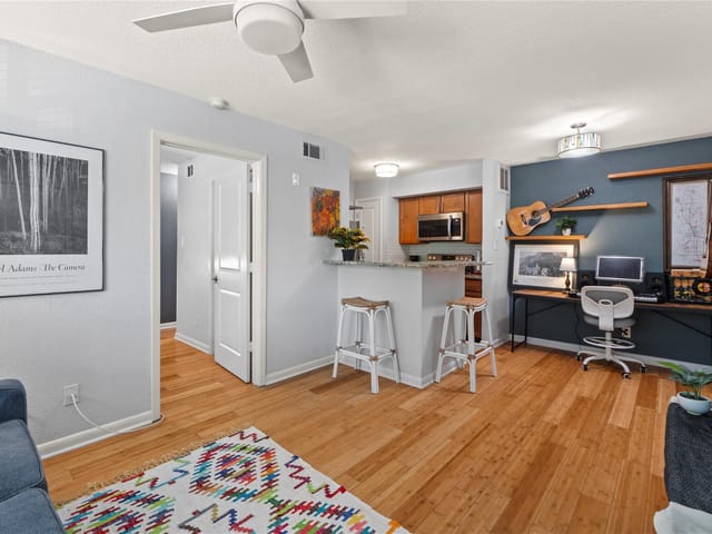 3204 Menchaca Rd Unit #305