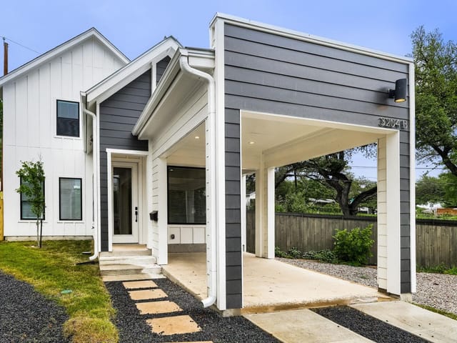 3204 Overcup Oak DR Unit #B