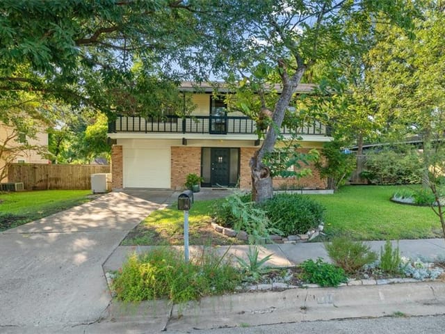 3205 Catalina Dr