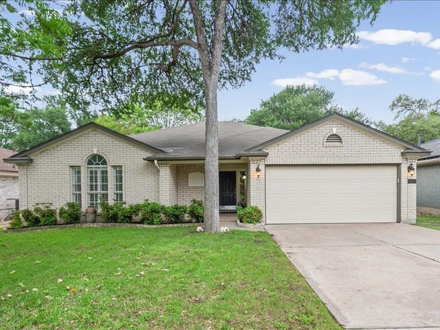 3205 Grasshopper DR