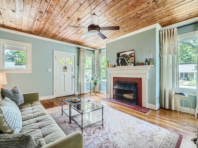 3205 Lafayette Ave