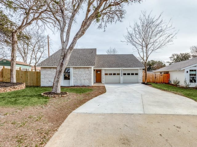 3205 Oak Aly