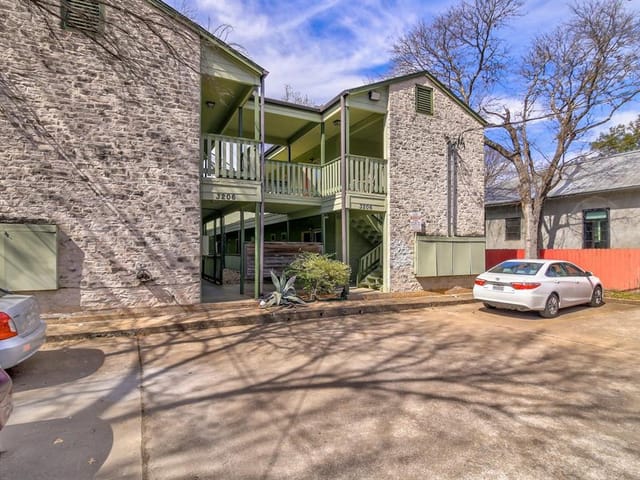 3206 King St Unit #106