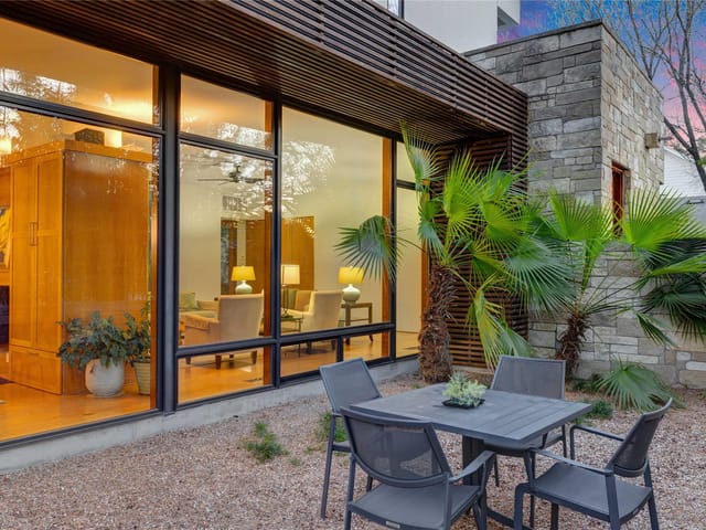3207 Fairfax Walk