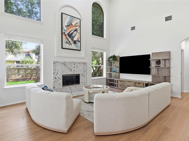 3207 Misty Oaks WAY