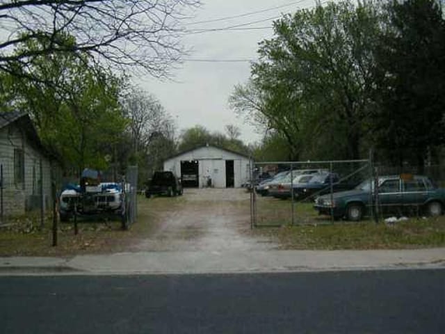3208 Lyons RD