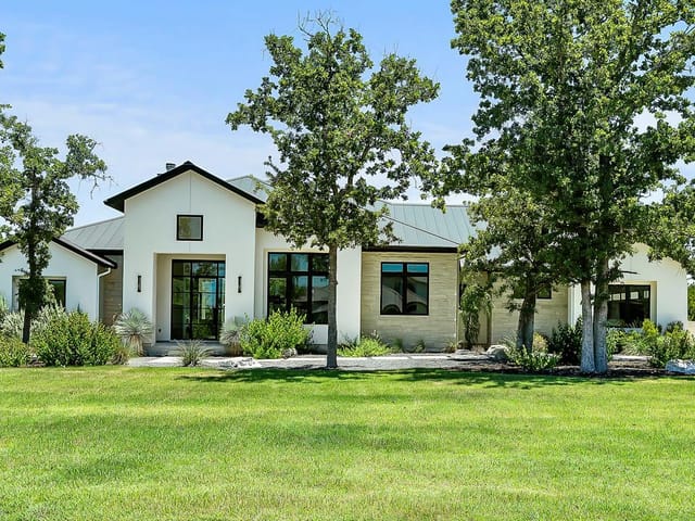 321 Delayne DR