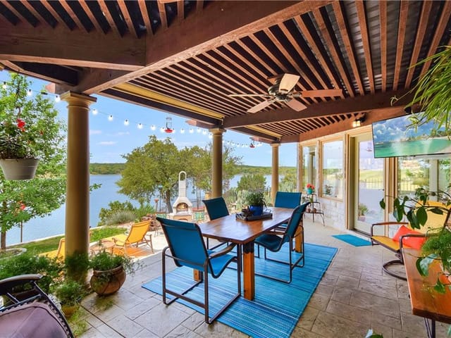 321 Harbor Dr