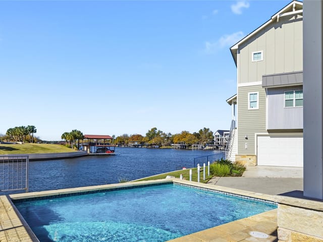 321  Island Cir