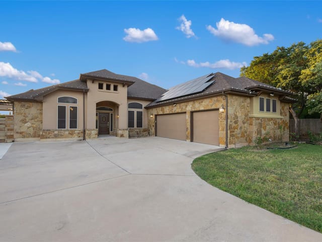 321 Sarahs LN