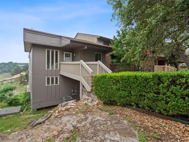321 Venture Blvd S