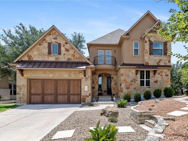 3210 Rocky Top LN