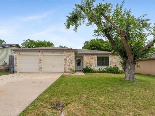3211 Centralia Cv