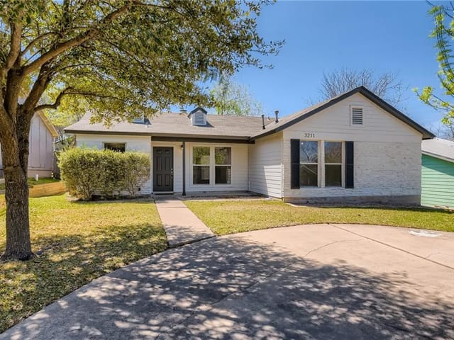 3211 Darnell Dr