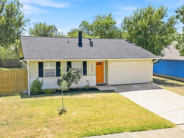 3211 Plantation RD