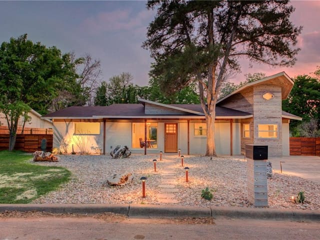 3213 John Campbells Trl