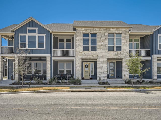 3213 Zach Scott ST