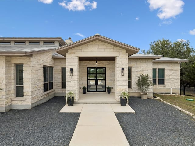 3214 Comal Springs