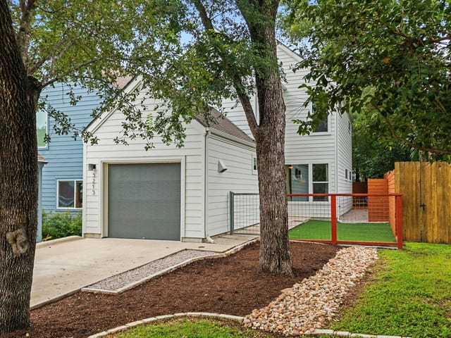 3215 Aldwyche DR