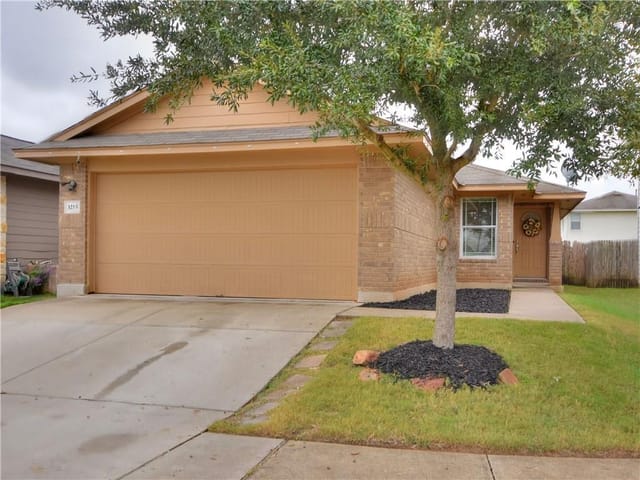 3215 Barksdale Dr