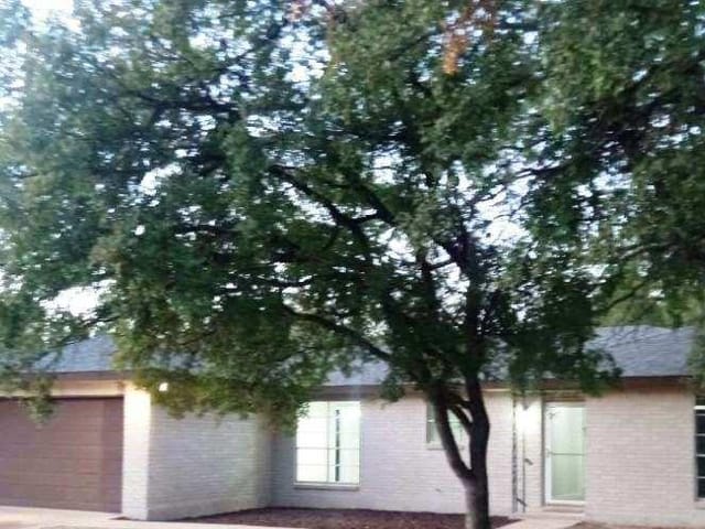 3216 Bruce DR