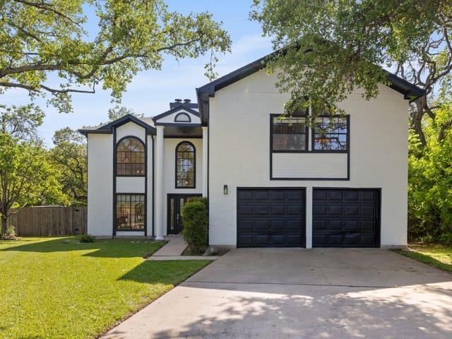 3217 Fort Worth Trl