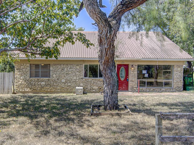 322 E Castleshoals DR