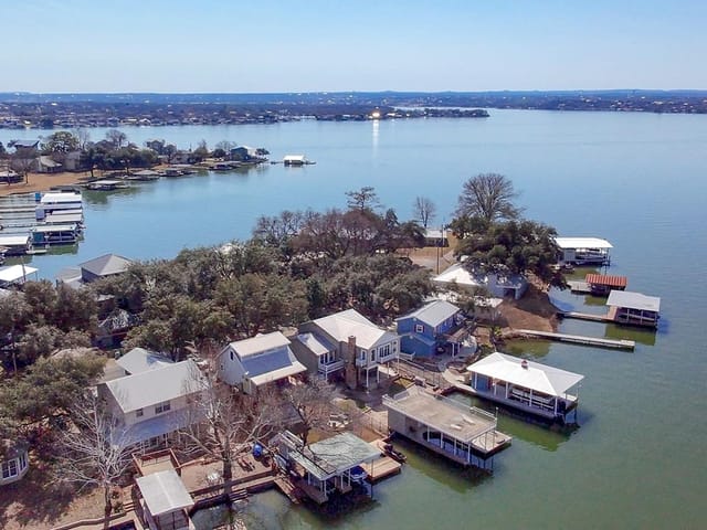 322 Granite Shoals Ln