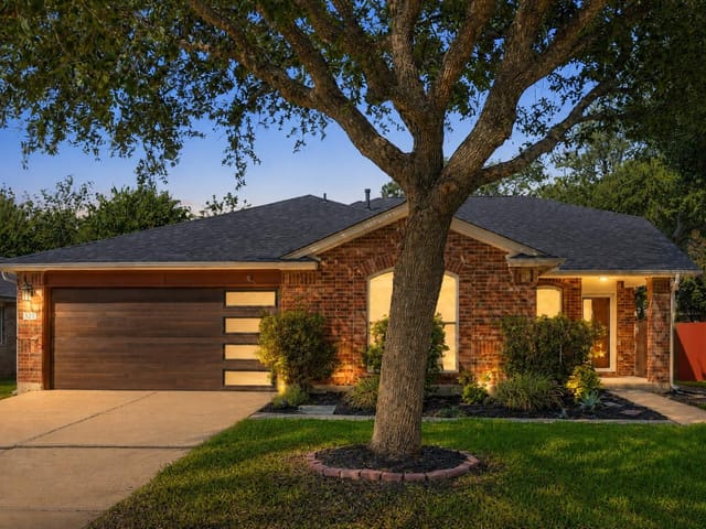 3228 Arroyo Bluff LN