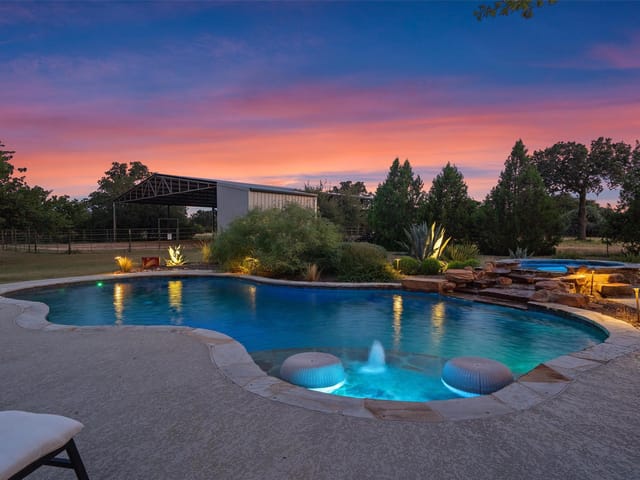 323 Patricia Rd