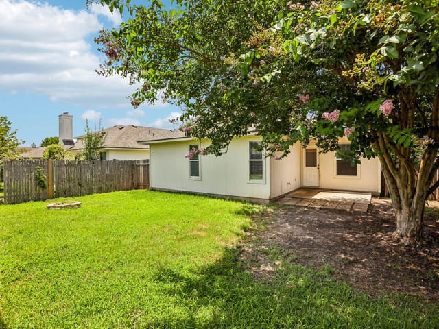 323 Precipice WAY