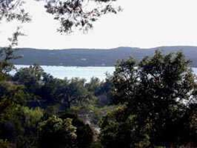 324 LAKEFRONT DR