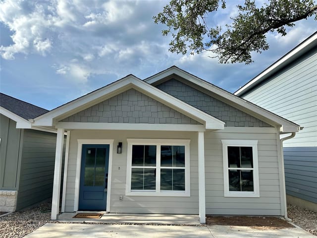 324 Shady Bluff Dr