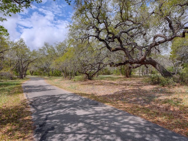 325 Crystal Meadows Dr