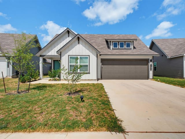 325 Doss DR